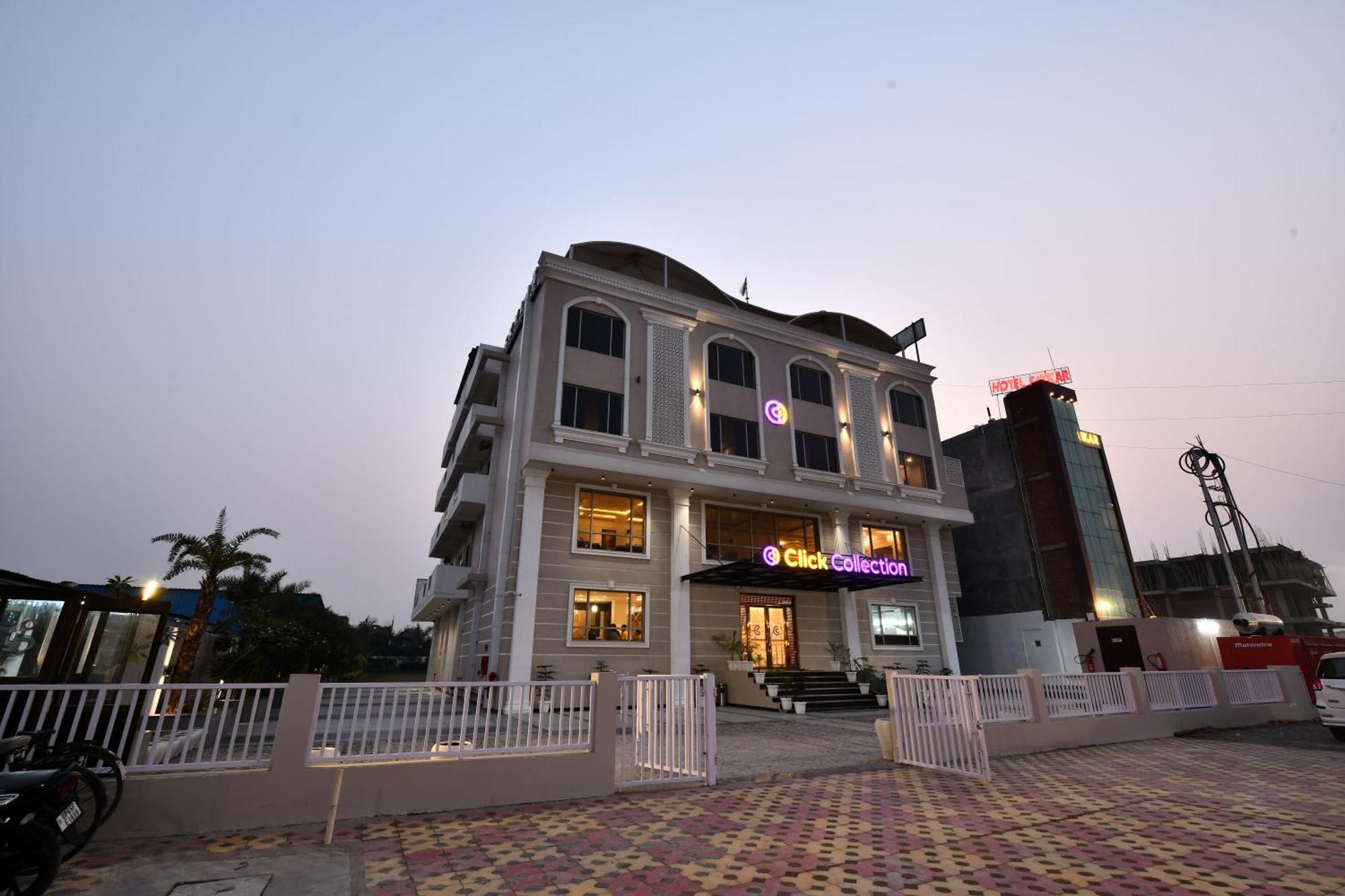 Click Collection Grand Gateway Varanasi Exterior foto