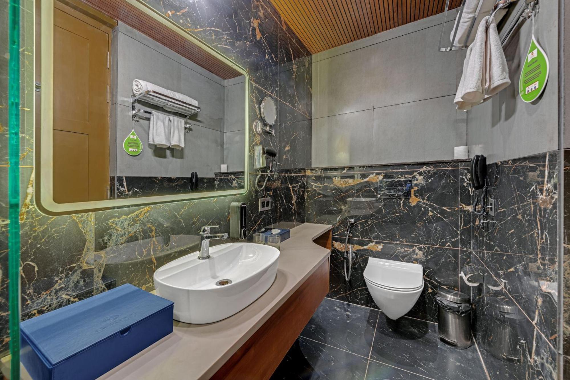 Click Collection Grand Gateway Varanasi Exterior foto